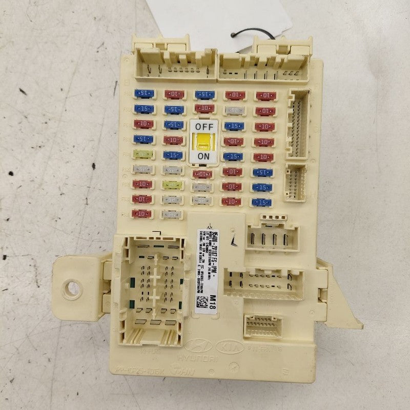 Hyundai Veloster Cabin Fuse Box Interior Inner Under Dash  2017 2016 2