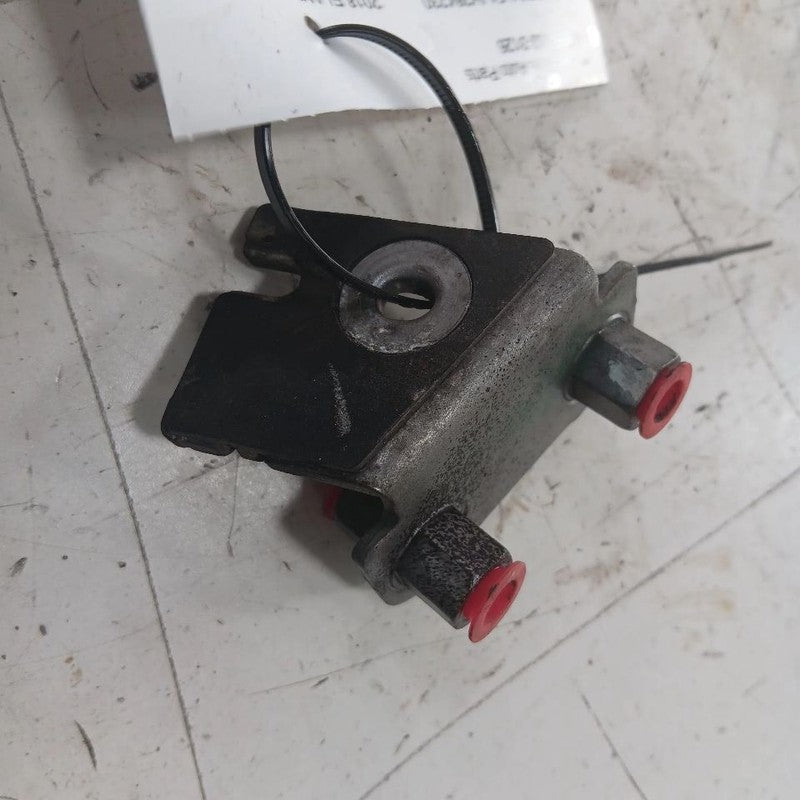 Hyundai Elantra Brake Line Proportioning Valve Junction Splitter  2017