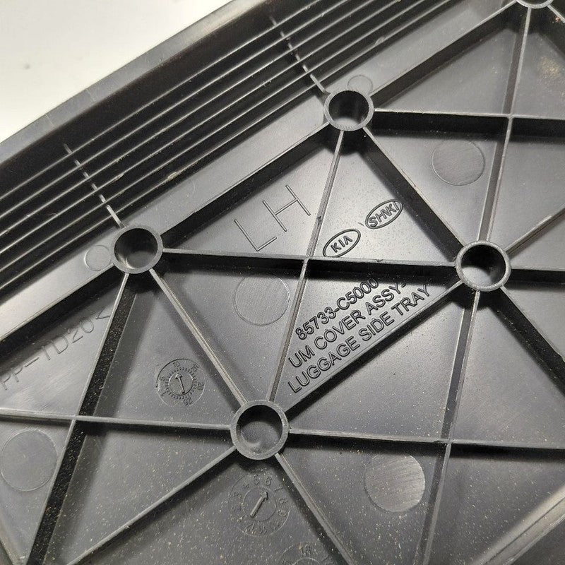 Kia Sorento Driver Left Side Quarter Panel Trim Cover {85733C5000} 2018 2017