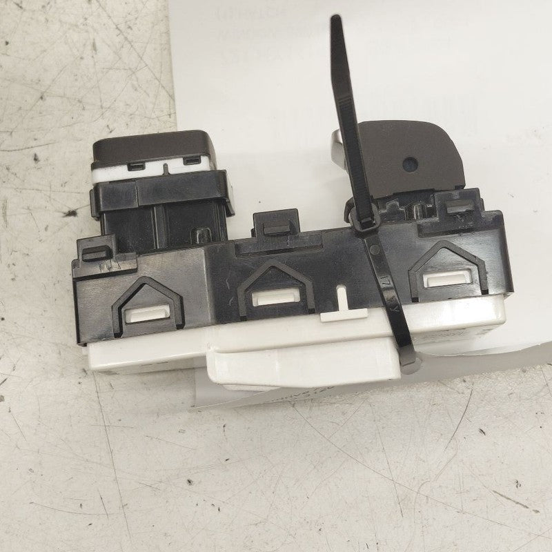 Hyundai Santa Fe Power Window Switch Right Passenger Rear  2019 2020