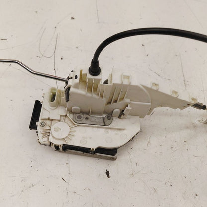 Chrysler 300 Door Latch Lock Right Passenger Front  2017 2018 2019