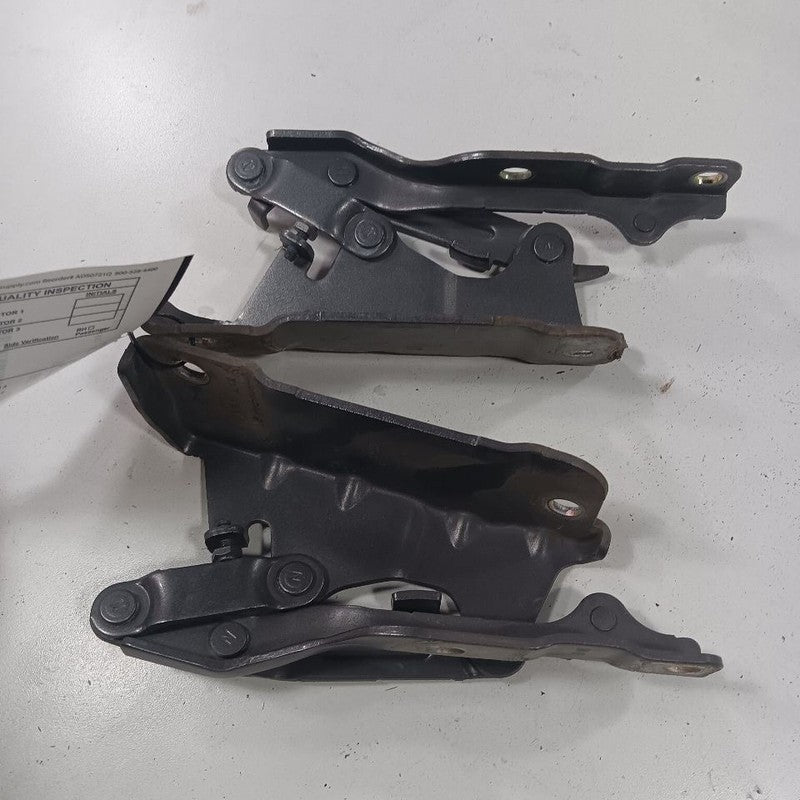 Kia Sorento Hood Hinge Set Left and Right  2018 2017 2016