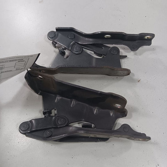 Kia Sorento Hood Hinge Set Left and Right  2018 2017 2016