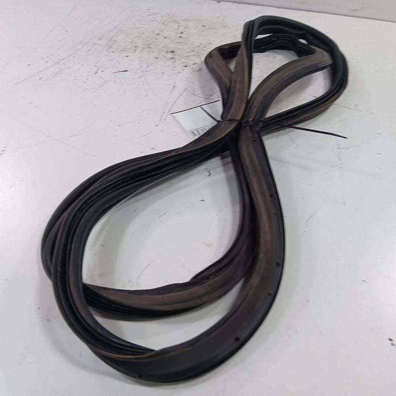 Jeep Compass Trunk Lid Hatch Door Rear Back Rubber Seal 2017 2018 2019