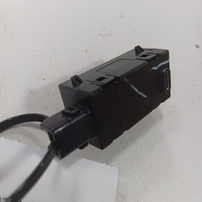 2025 GMC Acadia USB Plug In Hub Port 