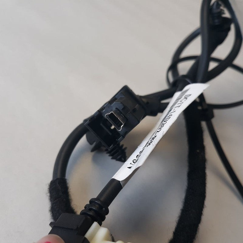 Ford Taurus Port Adapter Wire Cord {DG1T-14D202-BB} 2019 2018 2017 201