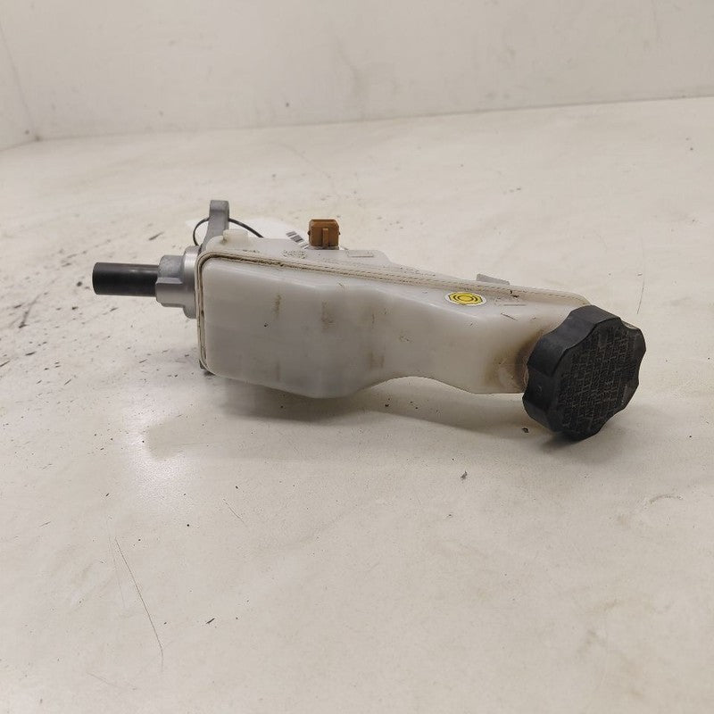 Brake Master Cylinder Fits 19-20 Hyundai Santa Fe