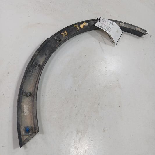 Buick Encore Passenger Right Rear Fender Flare One Broken Mount 2022 2