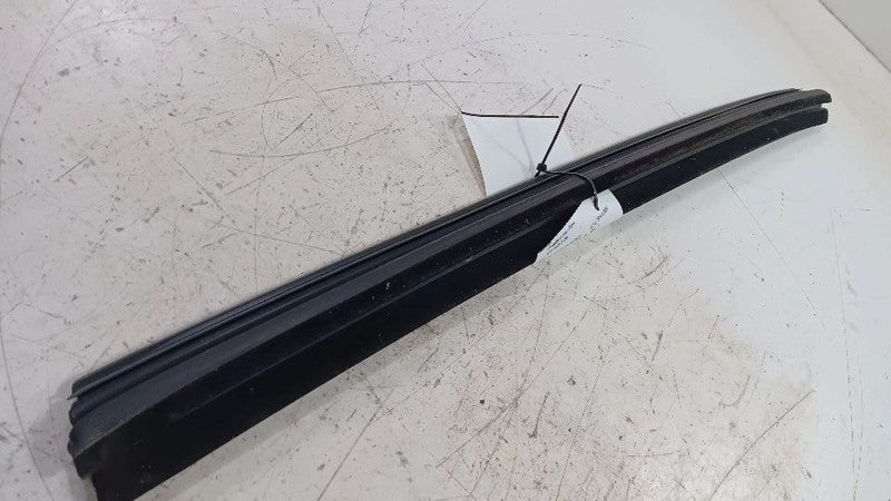 Chevy Traverse Left Front Weather Strip Interior  2010 2011 2012 2013 