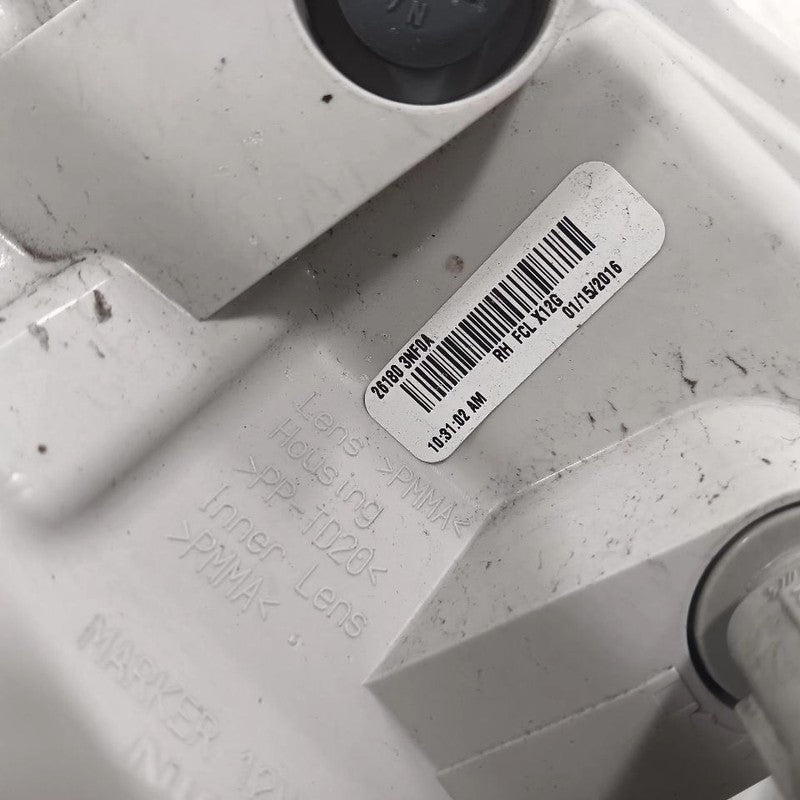 Driver Left Corner Park Light Lamp CRACKED MOUNT Fits 13-17 Nissan LEAF