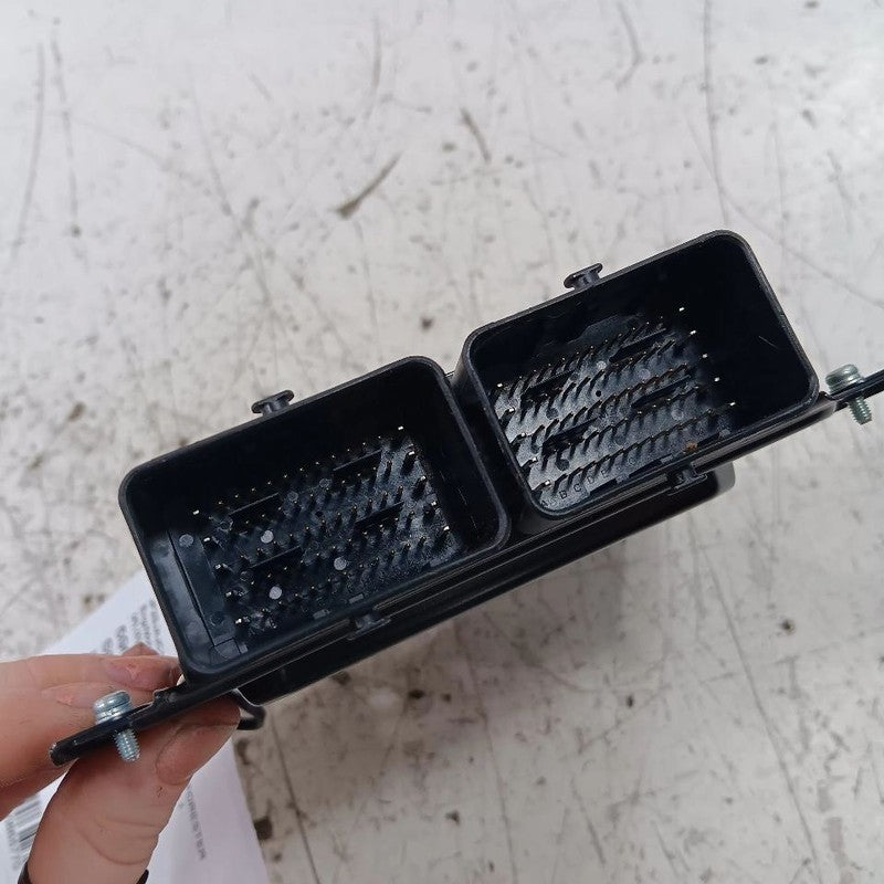 Engine ECM Electronic Control Module Beside Glove Box Fits 17 Subaru Forester