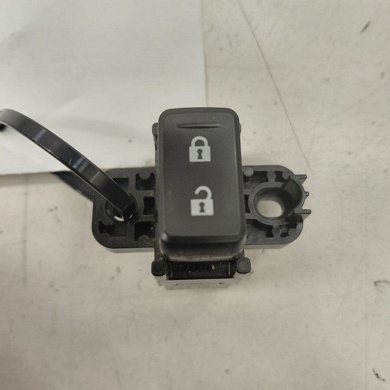 Mitsubishi Outlander   Power Door Lock Switch  2018 2017 2016