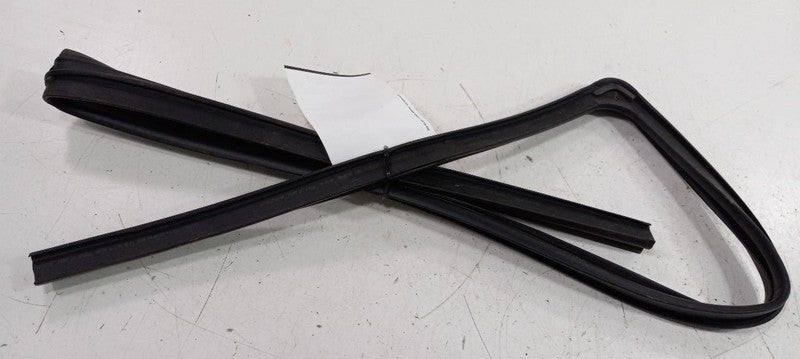 Dodge Journey Door Glass Window Seal Rubber Left Driver Front 2014 2015 2016 17
