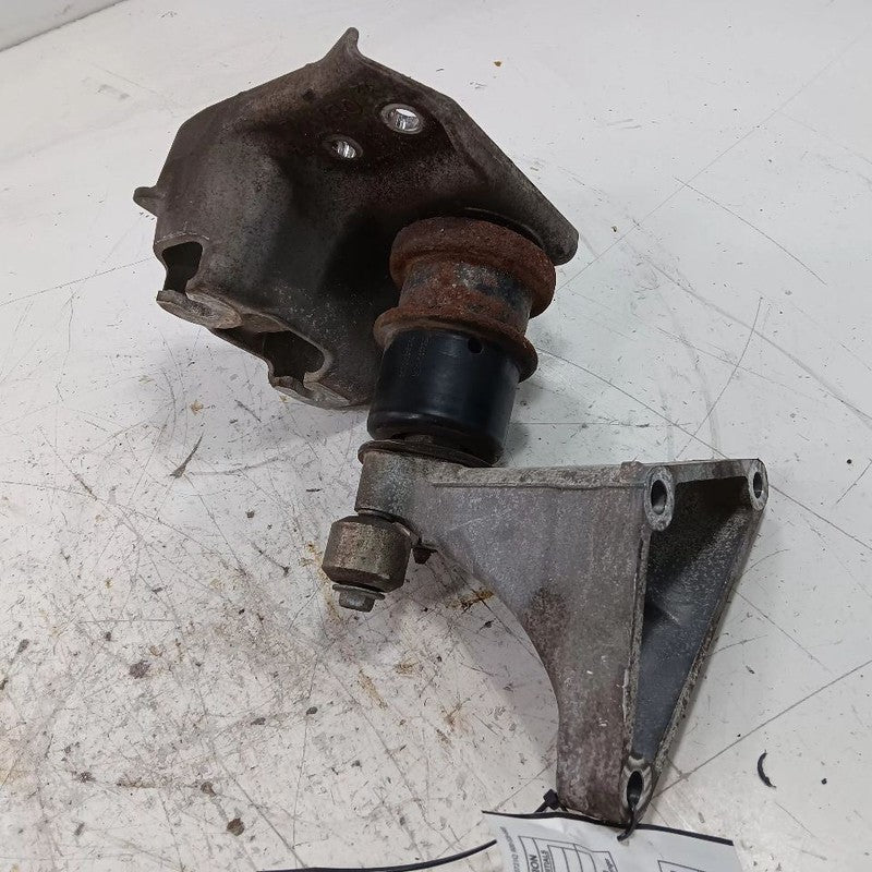 Subaru Legacy Outback 2.5 Engine Motor Mount Left Driver  2015 2016 20