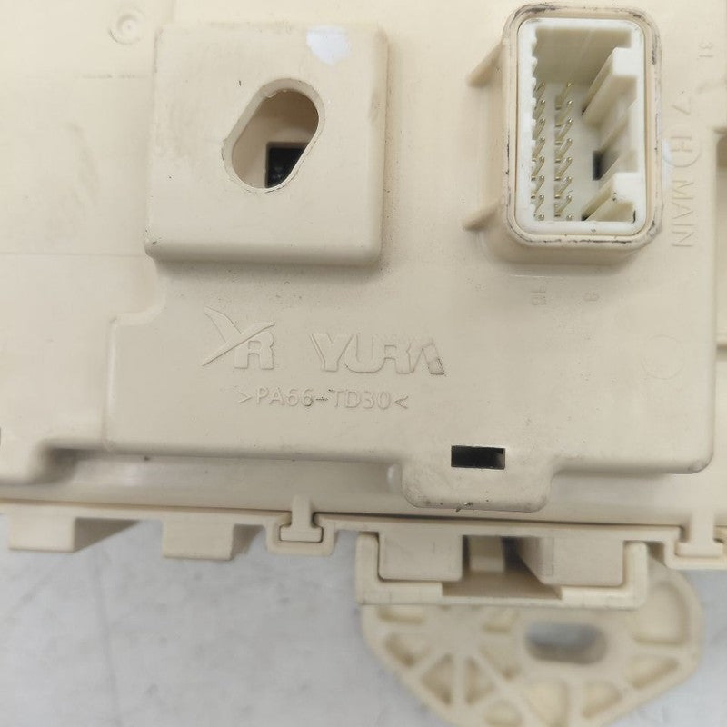 Kia Sorento Cabin Fuse Box Interior Inner Under Dash  2018 2017 2016