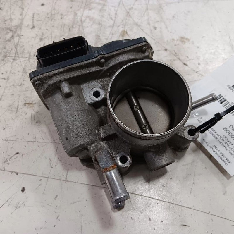Throttle Body Valve Fits 12-19 Hyundai Accent OEM