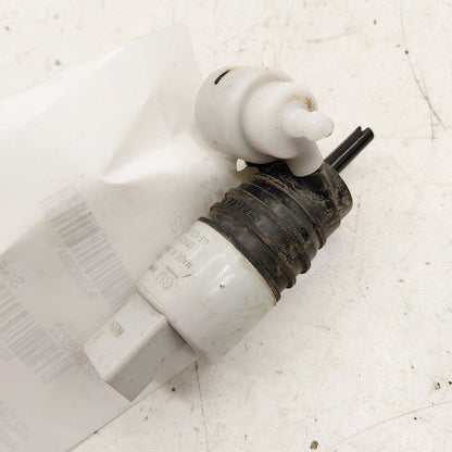 Chevy Trailblazer Windshield Washer Fluid Reservoir Motor Pump Electri