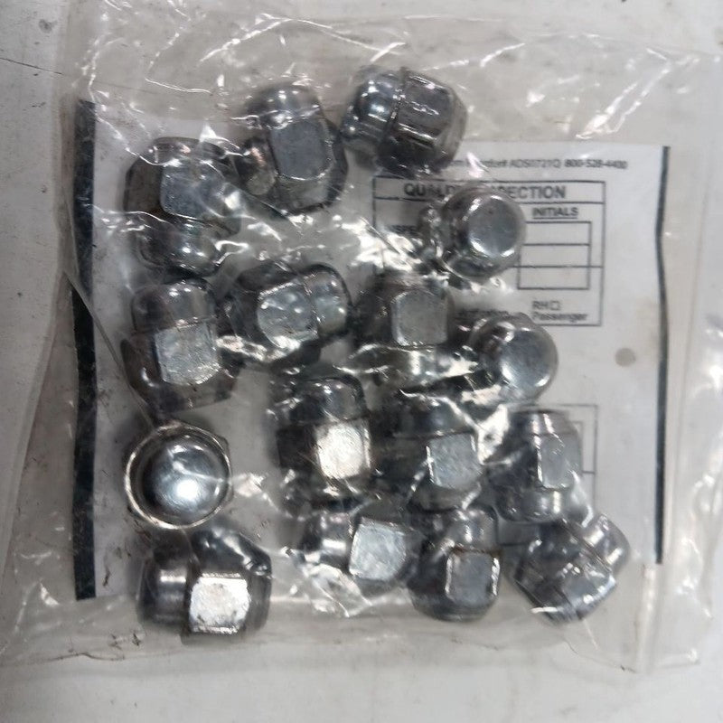 Nissan Versa Lug Nut Set  2023 2022 2021 2020