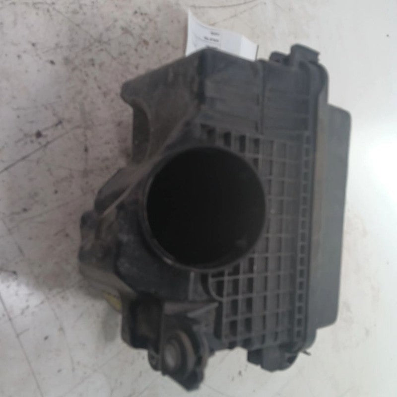 Air Cleaner Filter Box Sedan 2.0L Fits 17-20 Hyundai Elantra  OEM