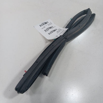 Ford Mustang On Door Seal Rubber Right Passenger Front  2015 2016 2017
