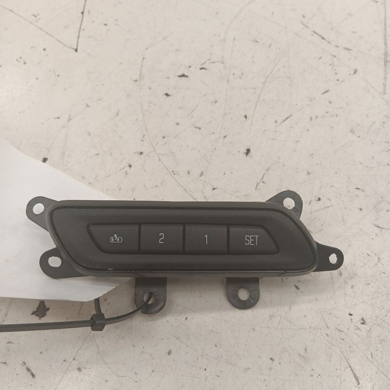 Cadillac XTS Passenger Right Side Seat Memory Switch      2016 2017 20