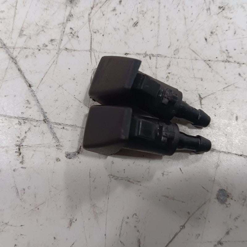 Hyundai Accent Windshield Wiper Washer Fluid Hood Sprayer Nozzles  2012 2013 201