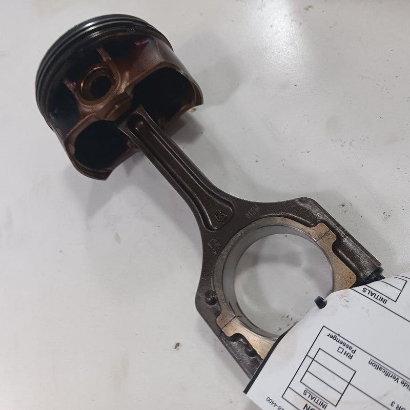 Kia Sorento Single Piston With Connecting Rod   2.4 2018 2017 2016