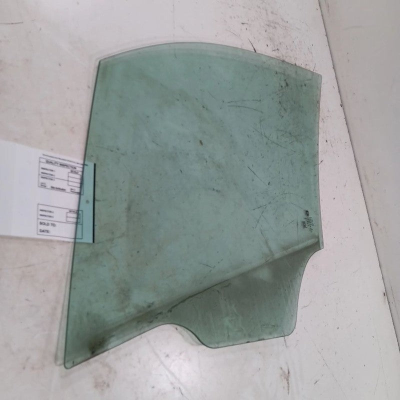 Passenger Right Front Door Window Glass 4 Door X Model Fits 16-17 FIAT