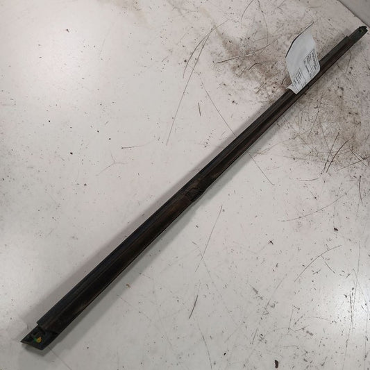 Fiat 500 Door Glass Window Weather Strip Trim Front Left Driver  2016 
