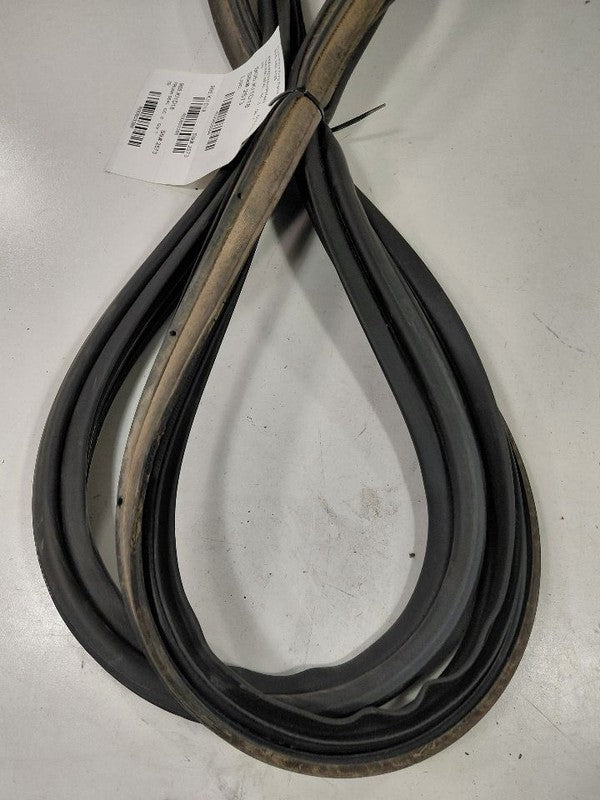 Kia Soul Trunk Lid Hatch Door Rear Back Rubber Seal  2017 2018 2019 OE