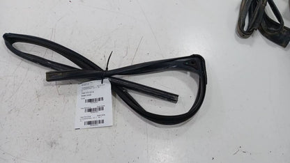 Ford Taurus Door Glass Window Seal Rubber Left Driver Front  2013 2014
