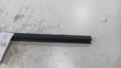 Buick Encore Right Front Weather Strip Interior  2013 2014 2015 2016 O