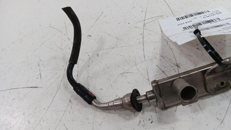 Hyundai Elantra Fuel Rail Injection Injector Mount Bar  2011 2012 2013