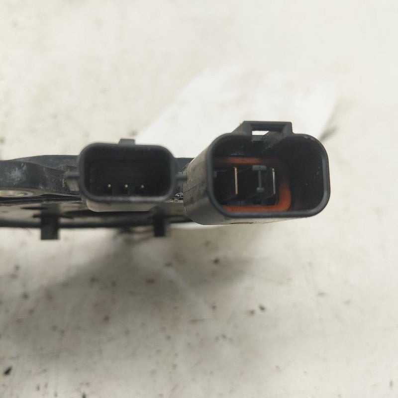 Nissan Rogue Variable Timing Gear Oil Control Valve Solenoid Cylinder 