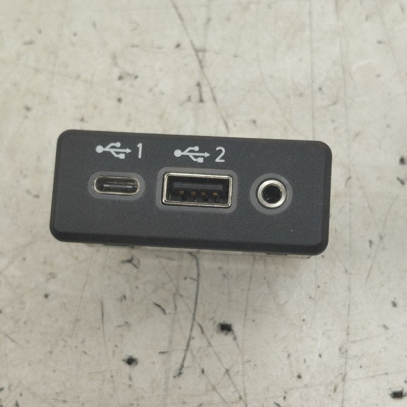 Nissan Murano USB Plug In Hub Port  2020 2021 2022 2023