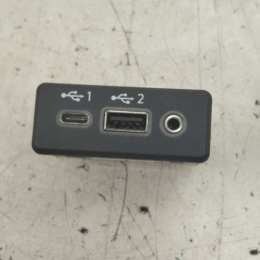 Nissan Murano USB Plug In Hub Port  2020 2021 2022 2023