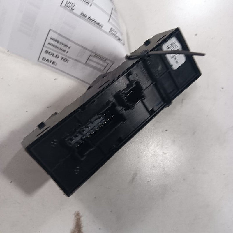 Driver Front Door Switch Driver's Lock And Window Fits 19-23 Nissan Altima