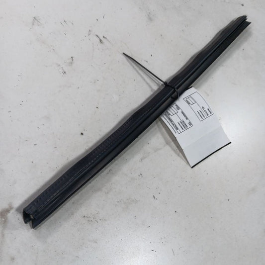 Chevy Malibu Left Rear Weather Strip Interior 2019 2020 2021 2022