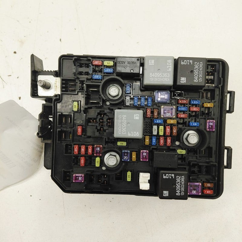 Fuse Box Engine Opt L3T Fits 20-24 Buick Encore GX 853021