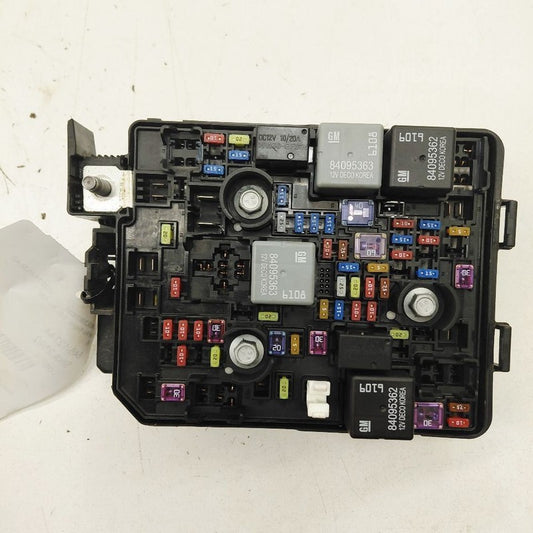 Fuse Box Engine Opt L3T Fits 20-24 Buick Encore GX 853021