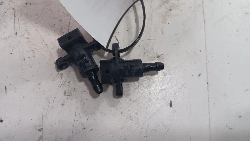 Kia Forte Windshield Wiper Washer Fluid Hood Sprayer Nozzles  2014 201
