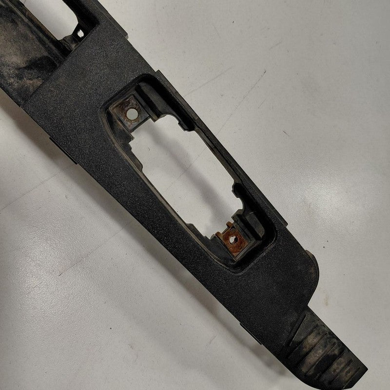 Kia Sorento Hatch Gate Plate Trim Bracket Mount {87372C6100} 2018 2017