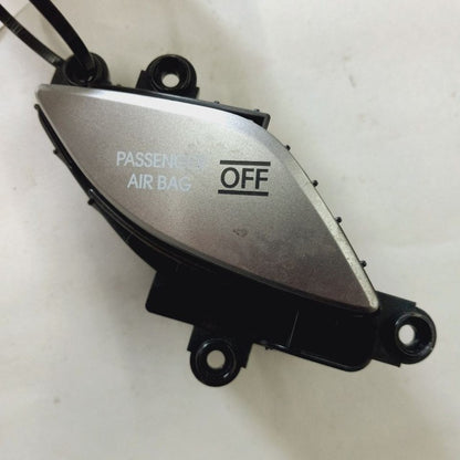 Hyundai Veloster Passenger Bag Light {299103771} 2017 2016 2015 2014