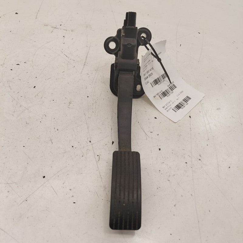 Mitsubishi Outlander   Gas Pedal  2018 2017 2016
