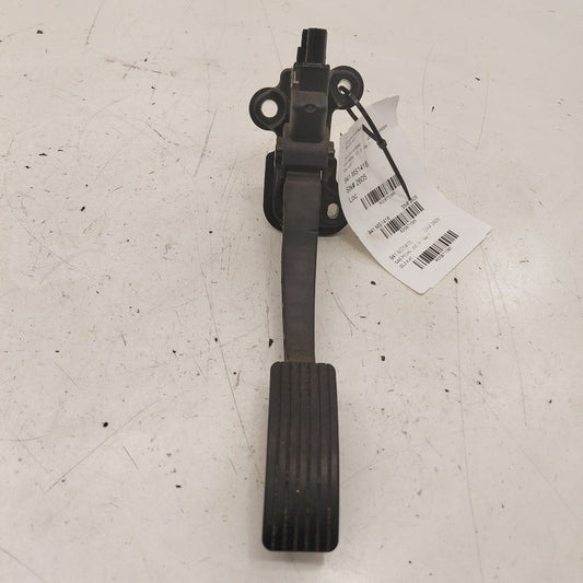 Mitsubishi Outlander   Gas Pedal  2018 2017 2016
