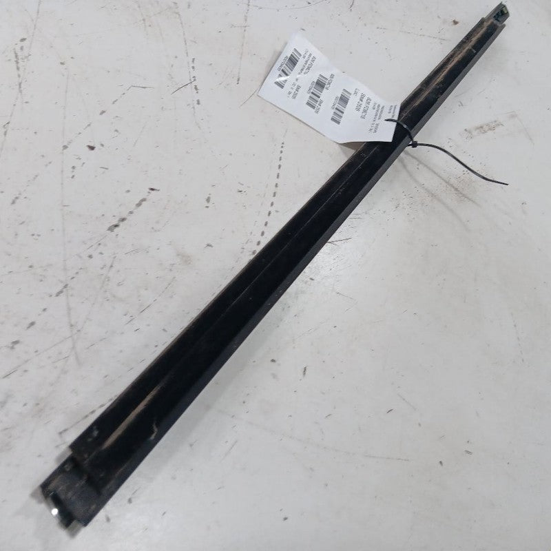 Ford Escape Door Glass Window Weather Strip Trim Front Right Passenger