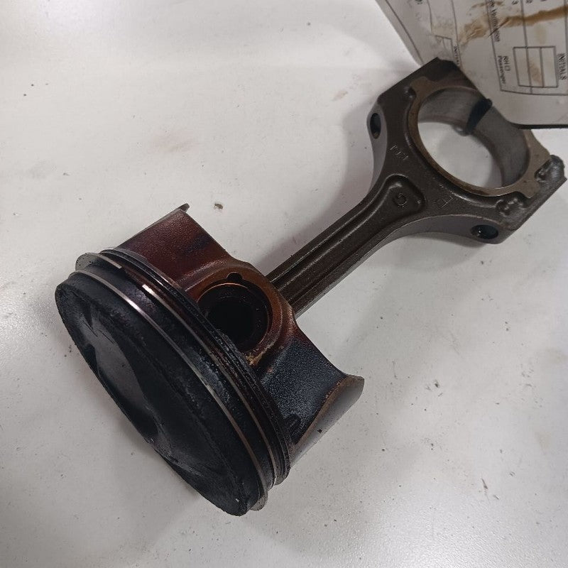 Kia Sorento Single Piston With Connecting Rod   2.4 2018 2017 2016 OEM