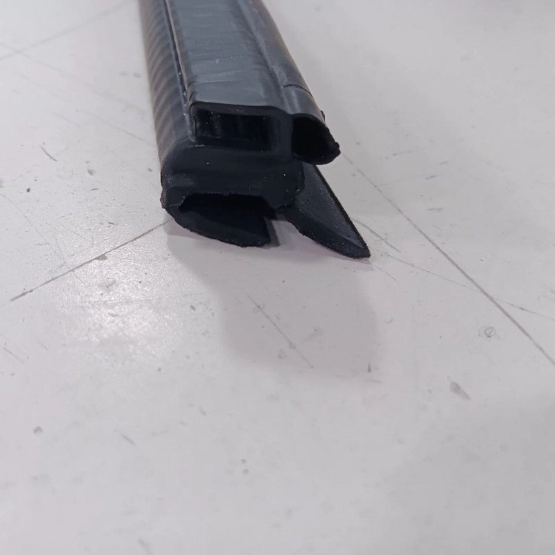 Buick Encore Right Front Weather Strip Interior  2018 2019 2020 OEM