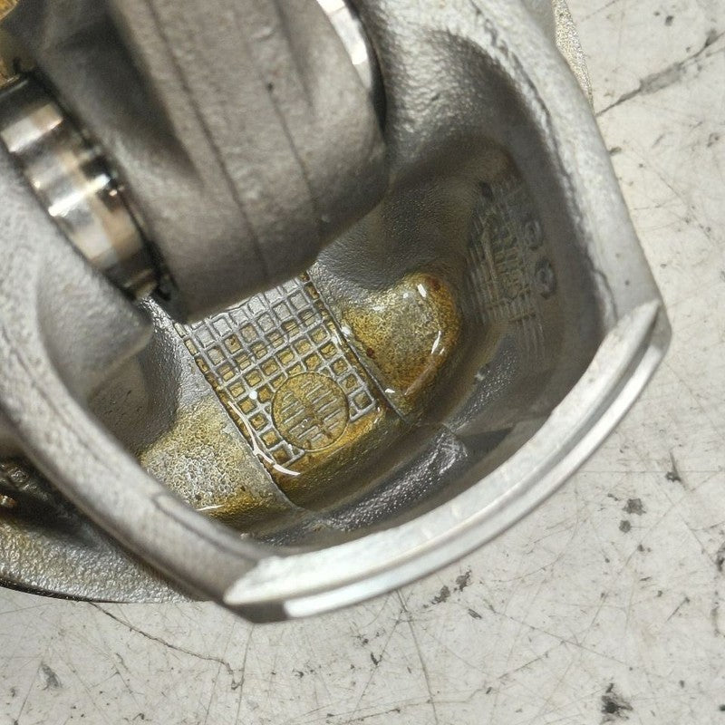 Toyota Prius Single Piston With Connecting Rod   1.8 2022 2021 2020