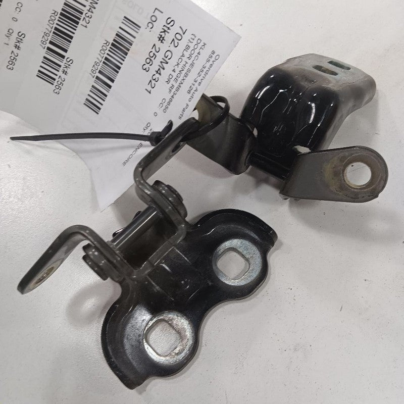 Buick Encore Door Hinge Set Right Front Passenger  2022 2021 2020 2019 2018